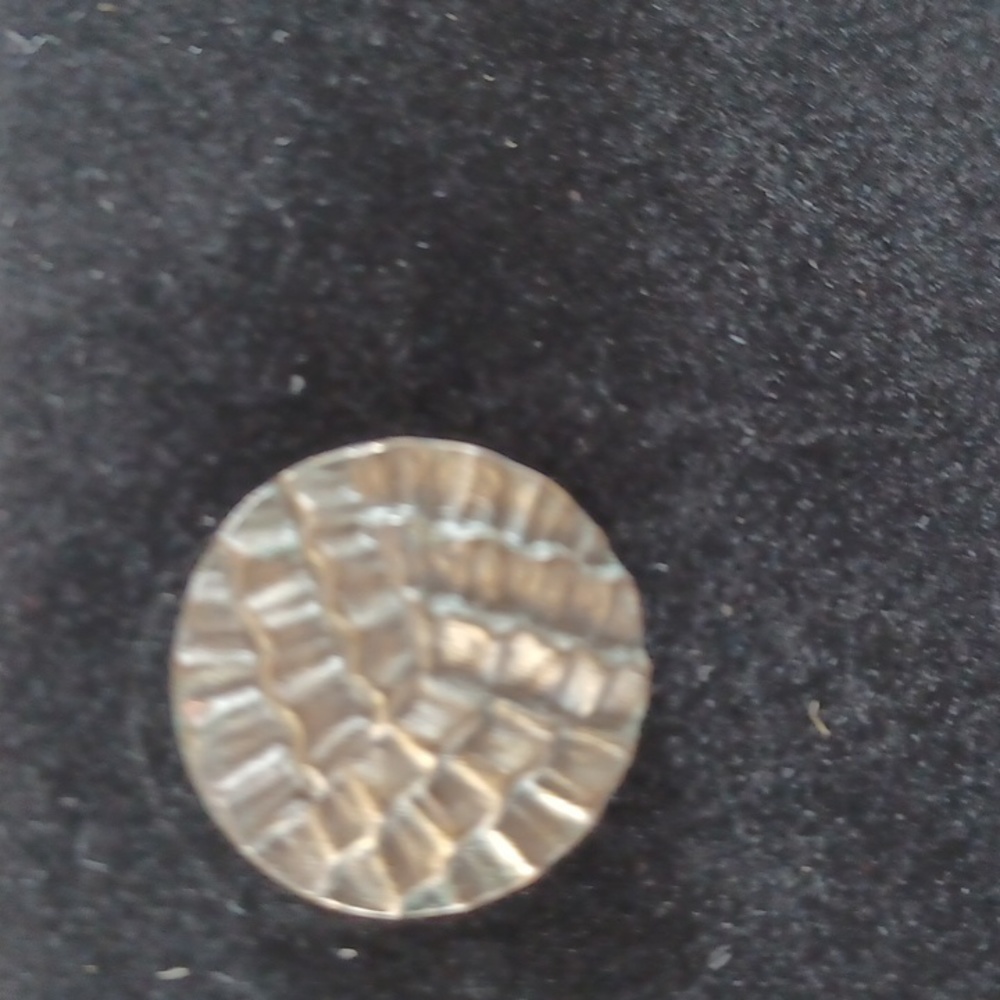 Earings - Picture 2 of 3